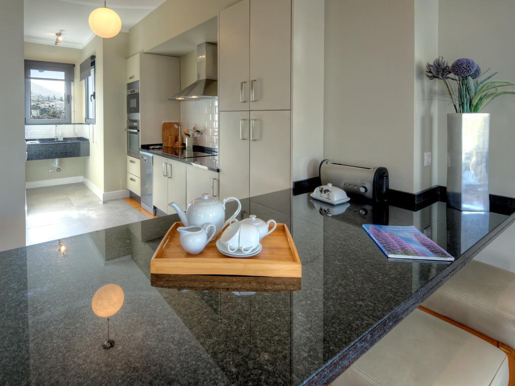 Number 15 Ocean & City View Villas フンシャル 部屋 写真