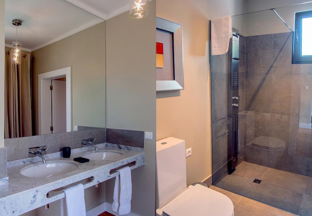 Number 15 Ocean & City View Villas フンシャル 部屋 写真