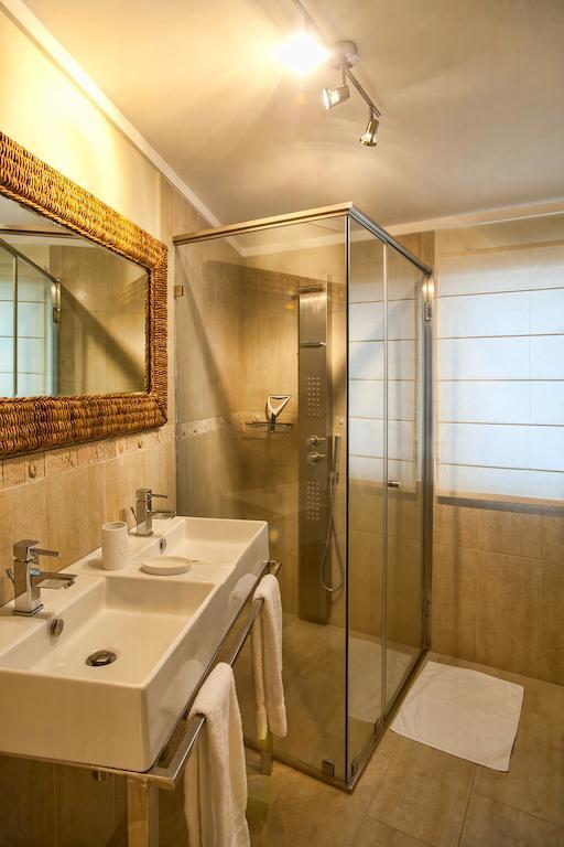 Number 15 Ocean & City View Villas フンシャル 部屋 写真